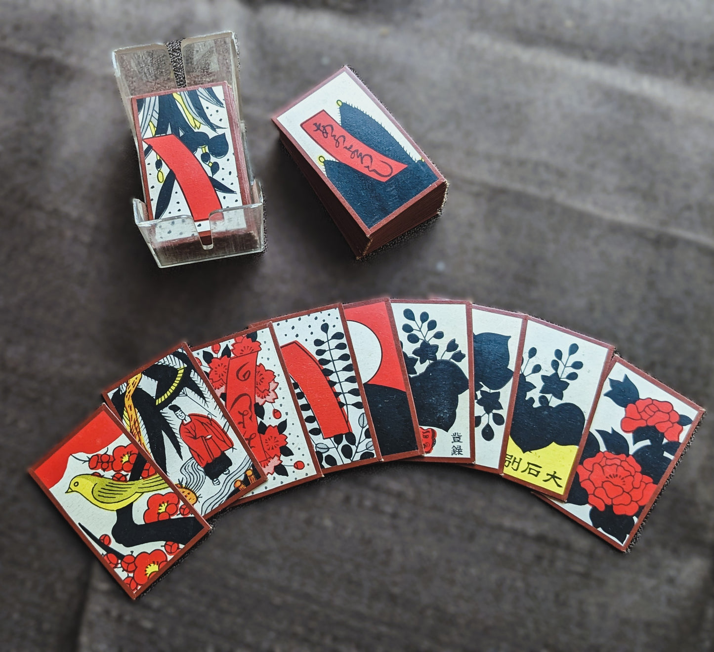 Hanafuda - Japanese traditional playing cards - Red/Black/Yellow